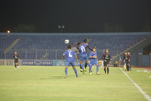 我们拭目以 我们拭目以