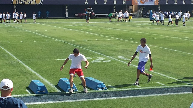 中场又助攻 中场又助攻